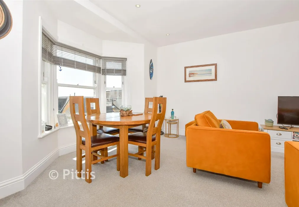 Lounge/Diner - Albion Road, Sandown, Isle of Wight - Wards of Kent