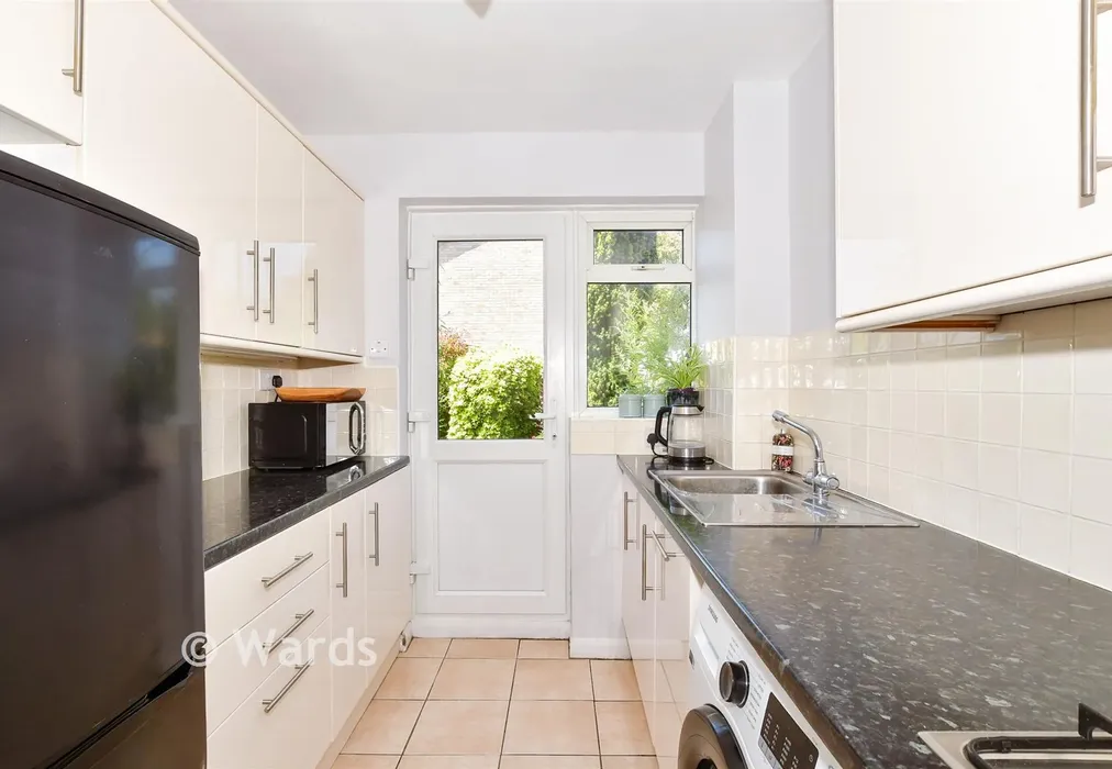 Kitchen - Merton Road, Bearsted, Maidstone, Kent - Wards of Kent
