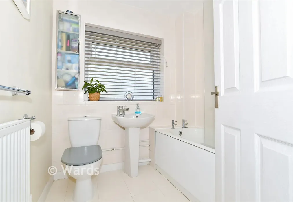 Bathroom - Merton Road, Bearsted, Maidstone, Kent - Wards of Kent