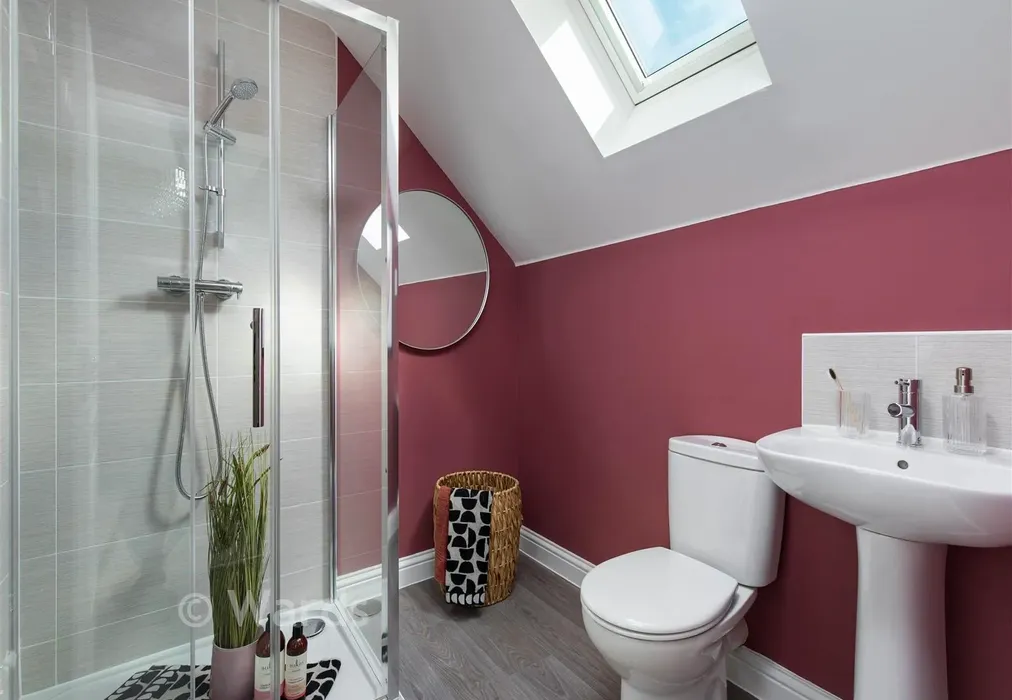 En Suite - Wellington Gardens, Walmer, Deal, Kent - Wards of Kent