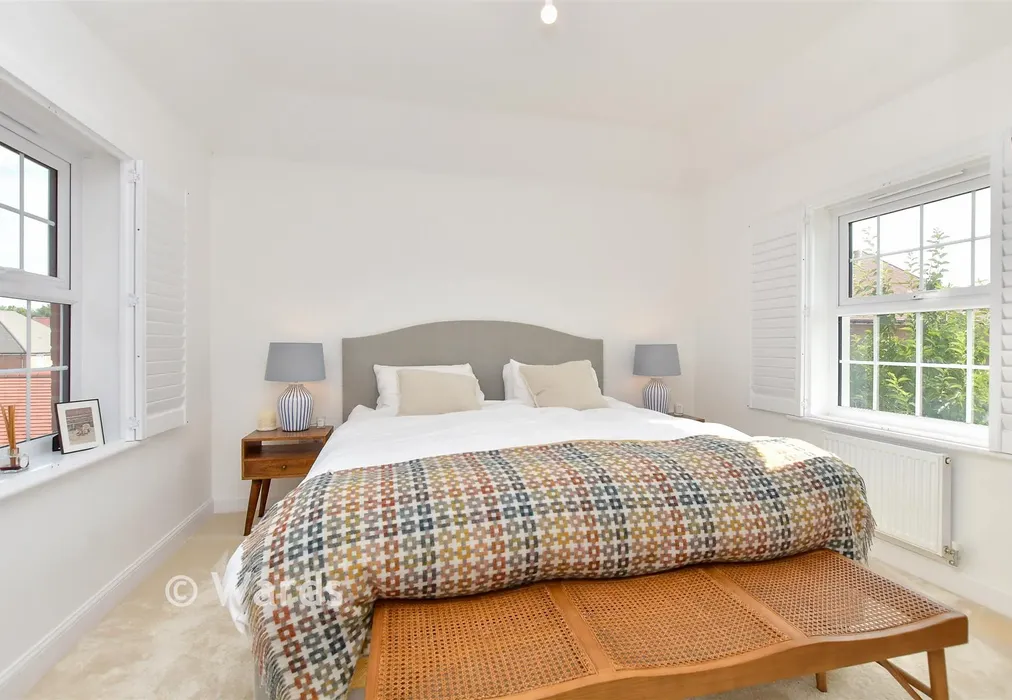 Bedroom 1 - Russett Lane, Faversham, Kent - Wards of Kent