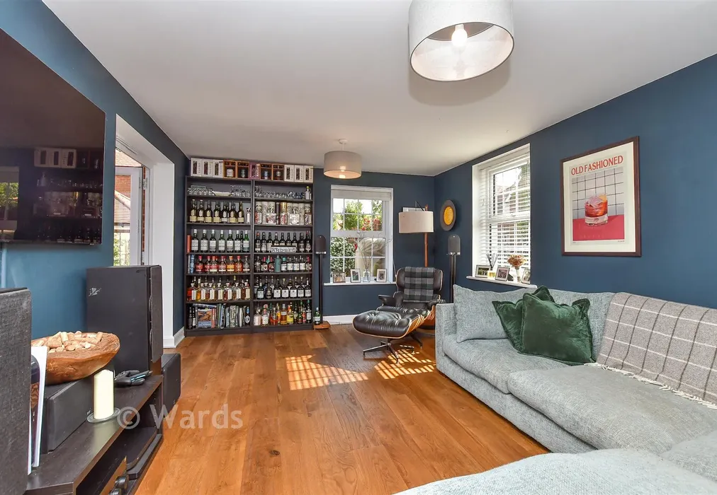 Lounge - Russett Lane, Faversham, Kent - Wards of Kent