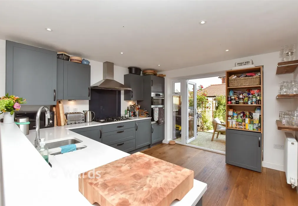 Kitchen - Russett Lane, Faversham, Kent - Wards of Kent