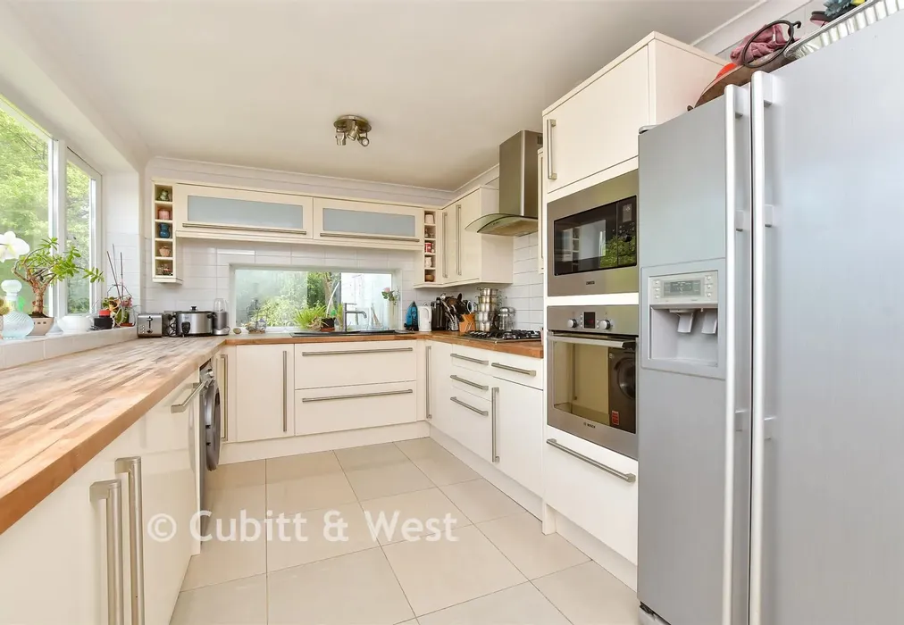 Kitchen - Smitham Bottom Lane, Purley, Surrey - Wards of Kent