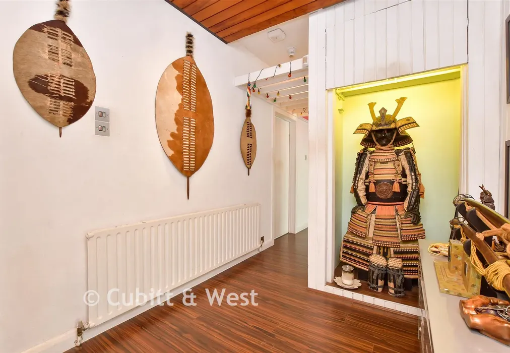 Entrance Hall - Smitham Bottom Lane, Purley, Surrey - Wards of Kent
