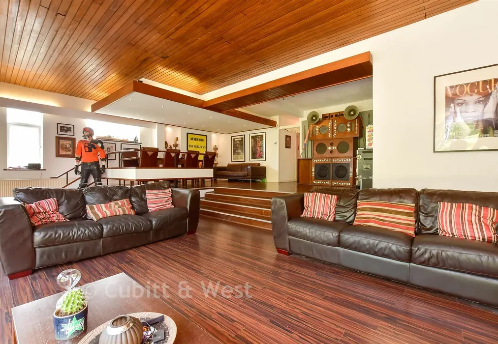 Living Area - Smitham Bottom Lane, Purley, Surrey - Wards of Kent