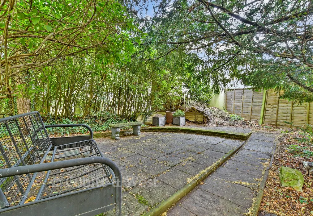 Rear Garden - Smitham Bottom Lane, Purley, Surrey - Wards of Kent