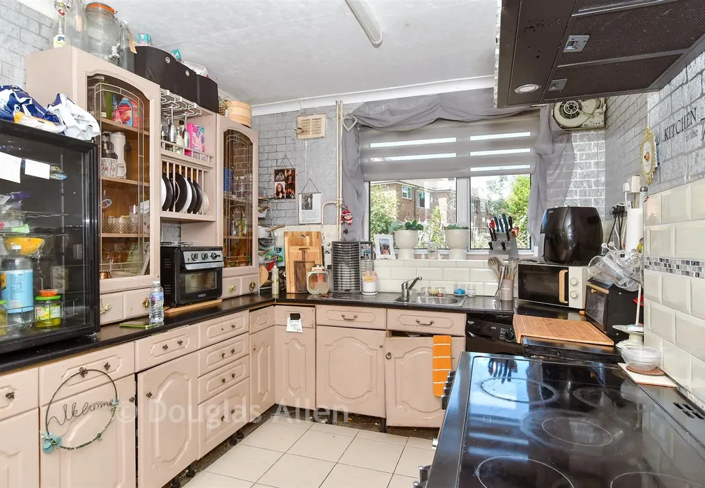 Kitchen - Dorking Road, Romford, Essex - Wards of Kent
