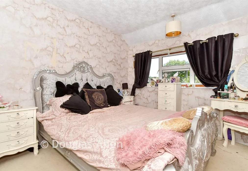 Bedroom 1 - Dorking Road, Romford, Essex - Wards of Kent
