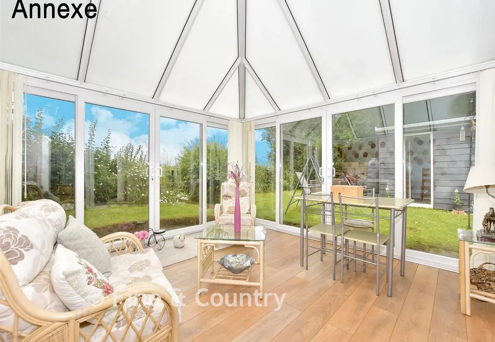 Annexe Conservatory - Capel-Le-Ferne, Folkestone, Kent - Wards of Kent