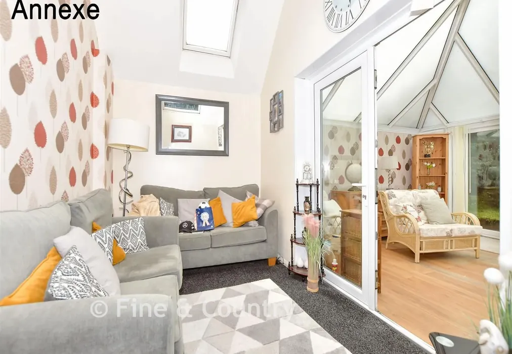 Annexe Lounge - Capel-Le-Ferne, Folkestone, Kent - Wards of Kent