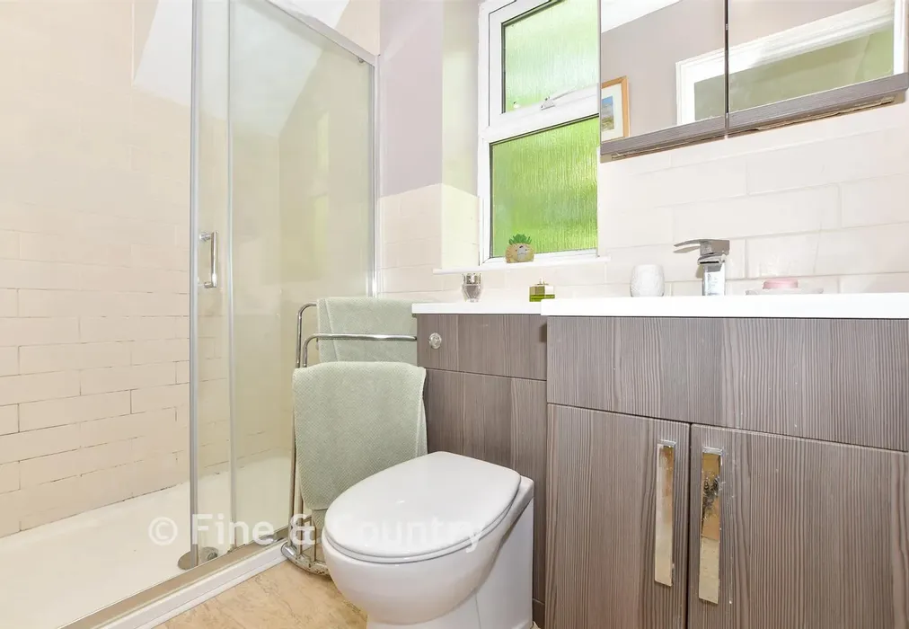 En-Suite Shower Room - Capel-Le-Ferne, Folkestone, Kent - Wards of Kent
