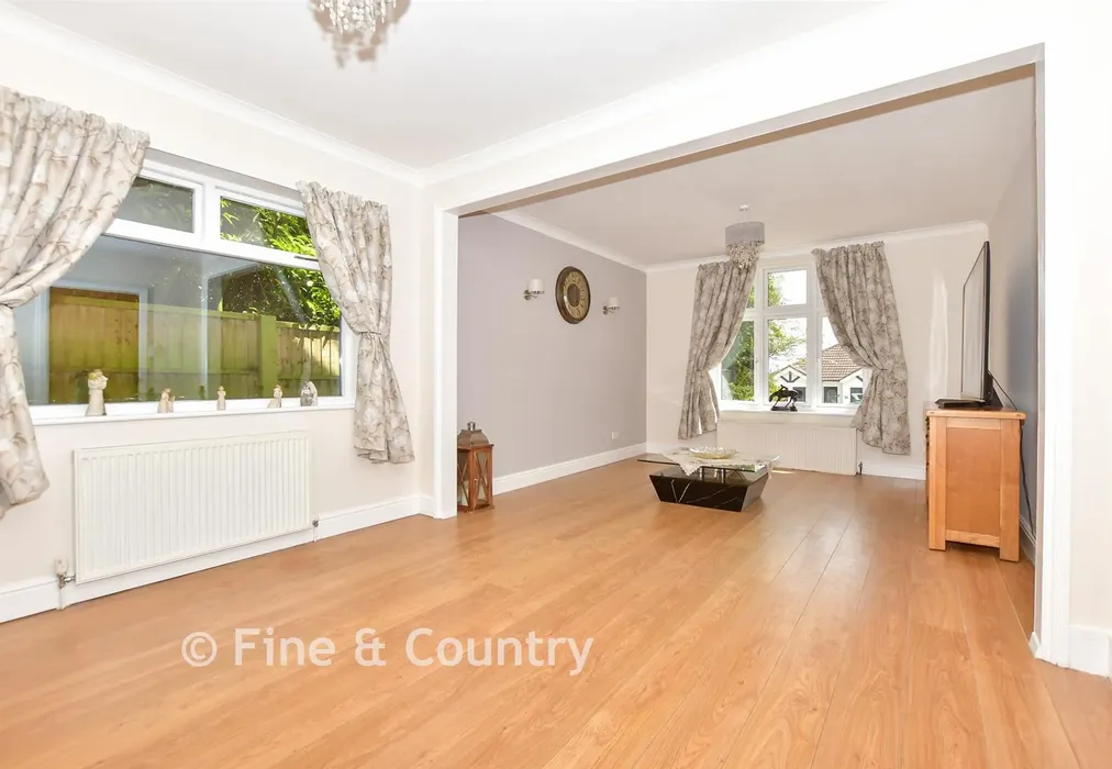Lounge - Capel-Le-Ferne, Folkestone, Kent - Wards of Kent