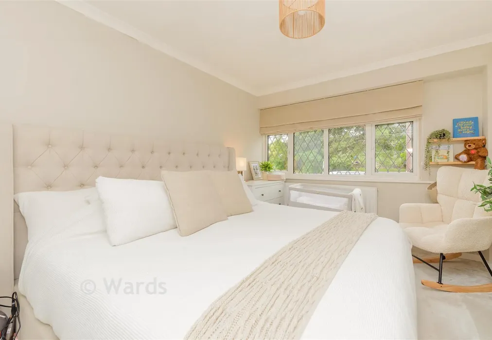 Bedroom 1 - Castlefields, Istead Rise, Kent - Wards of Kent