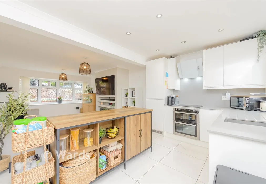 Kitchen - Castlefields, Istead Rise, Kent - Wards of Kent