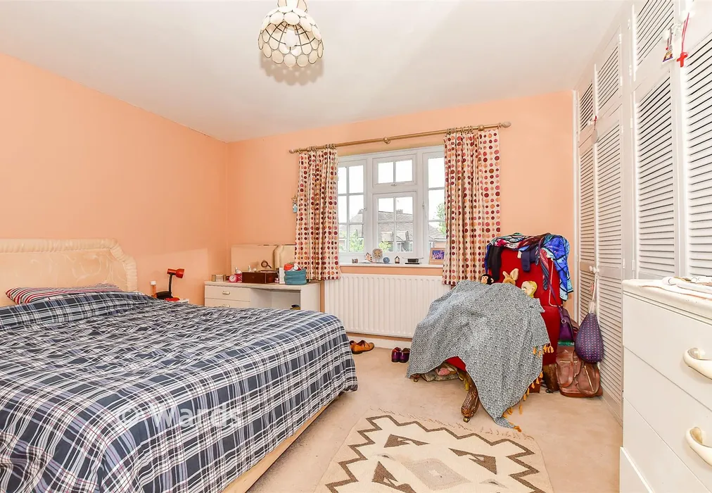 Bedroom 1 - Southgate Road, Tenterden, Kent - Wards of Kent