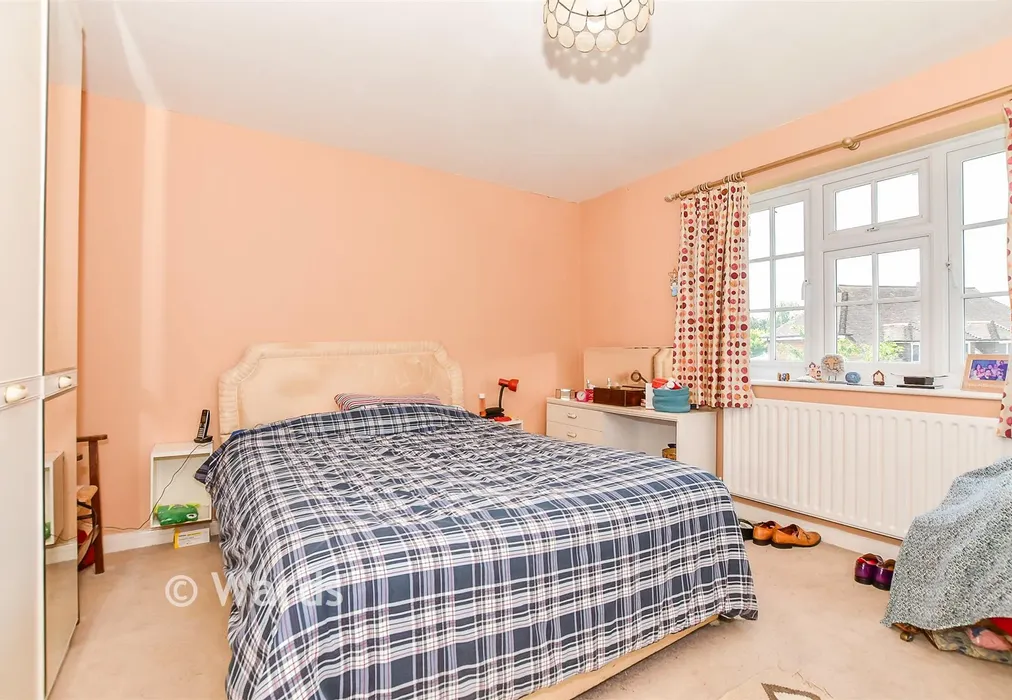 Bedroom 1 - Southgate Road, Tenterden, Kent - Wards of Kent