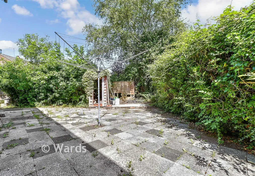 Patio / Decking - Southgate Road, Tenterden, Kent - Wards of Kent