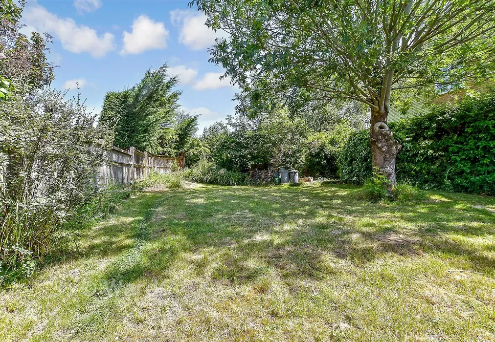 Rear Garden - Southgate Road, Tenterden, Kent - Wards of Kent