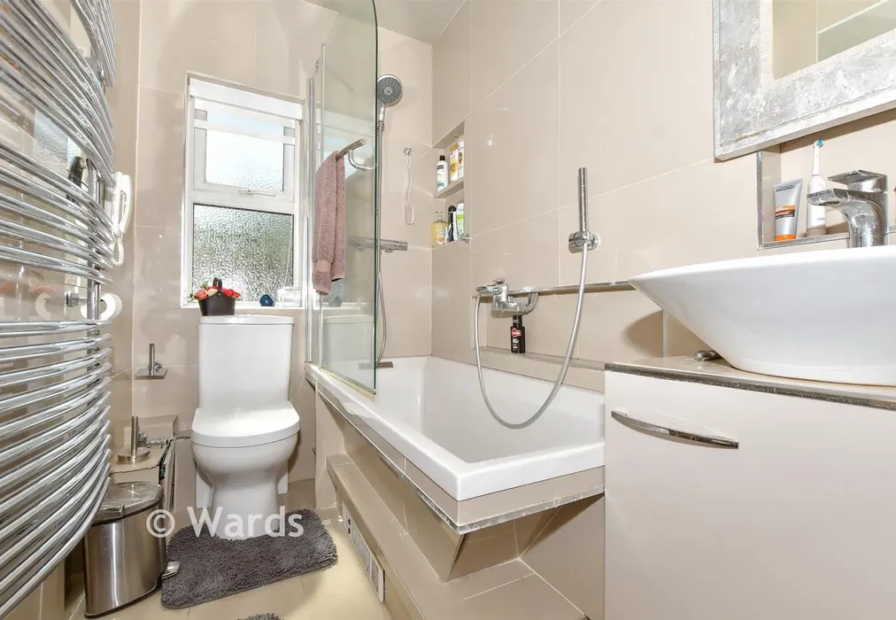 Bathroom - Broadmead Road, Folkestone, Kent - Wards of Kent