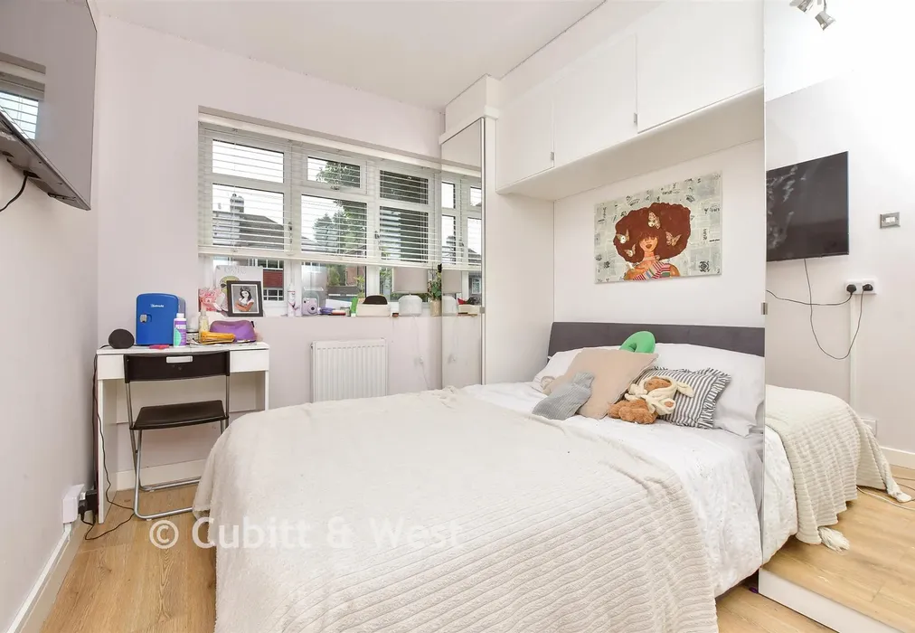 Bedroom 3 - Eskdale Gardens, Purley, Surrey - Wards of Kent