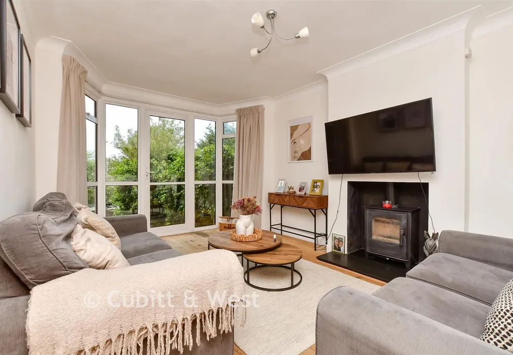 Living Room - Eskdale Gardens, Purley, Surrey - Wards of Kent