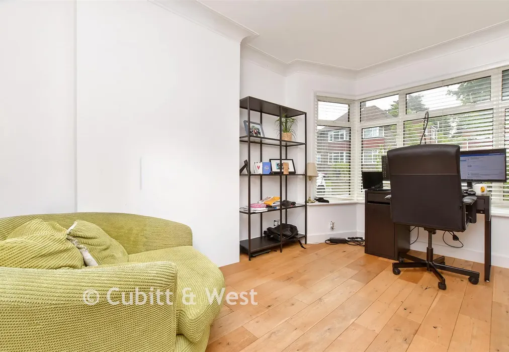 Dining Room - Eskdale Gardens, Purley, Surrey - Wards of Kent