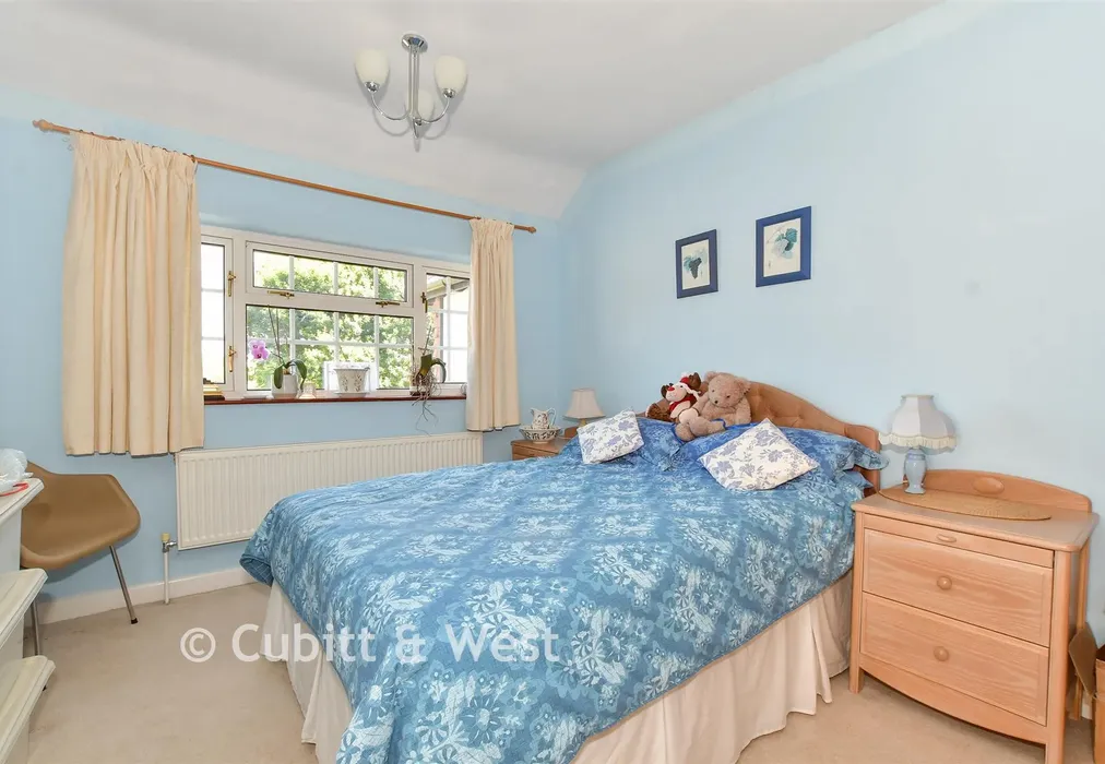 Bedroom 1 - Hermitage Road, East Grinstead, West Sussex - Wards of Kent