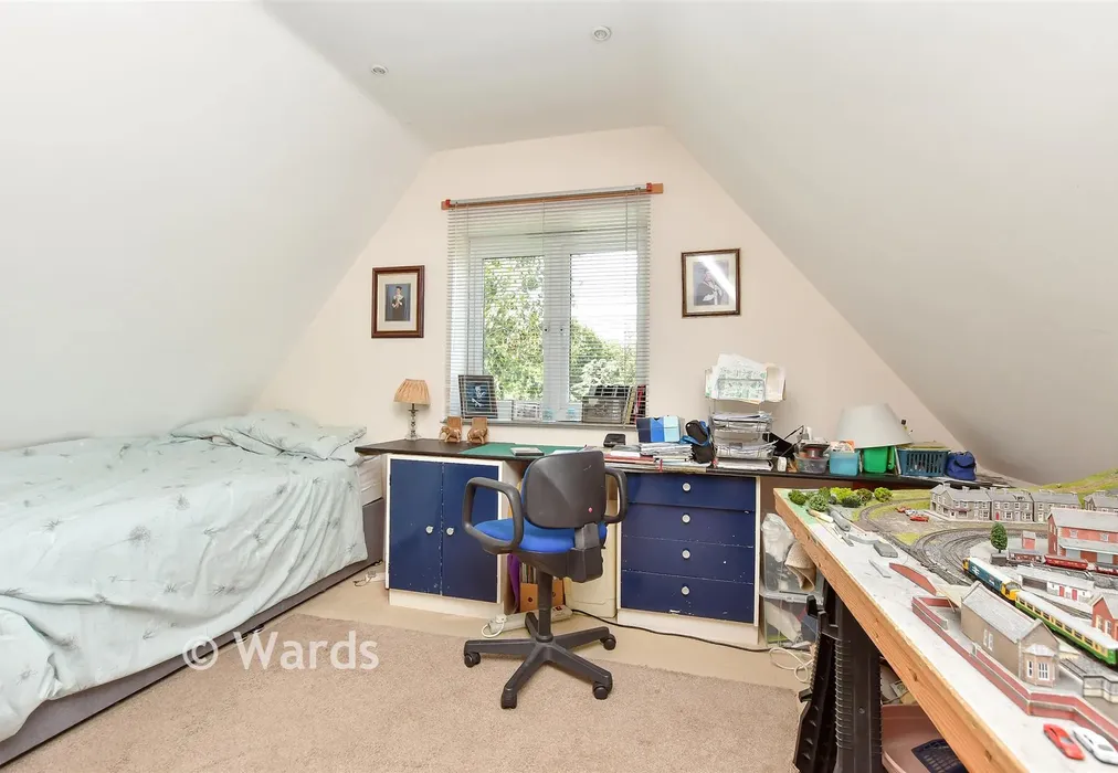 Bedroom 2 - Ospringe Road, Faversham, Kent - Wards of Kent