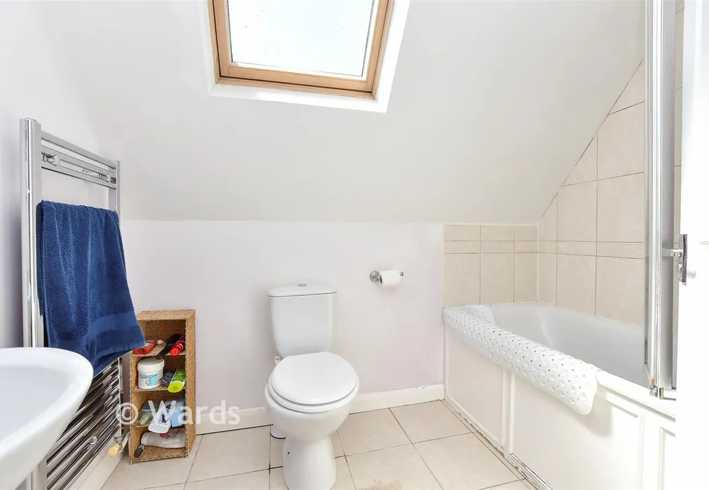 Bathroom - Ospringe Road, Faversham, Kent - Wards of Kent