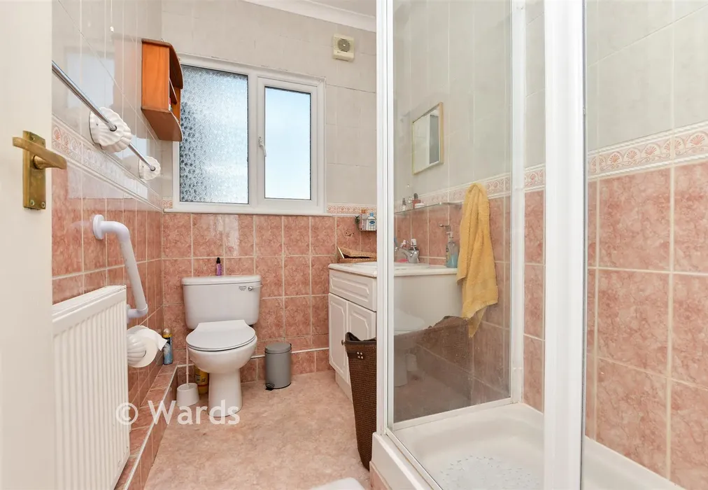 Bathroom - The Marina, Deal, Kent - Wards of Kent