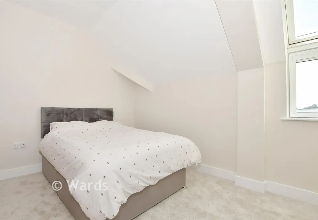 Bedroom 1 - Mill Hall, Aylesford, Kent - Wards of Kent