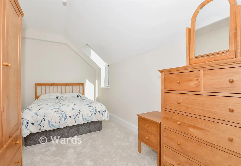 Bedroom 2 - Mill Hall, Aylesford, Kent - Wards of Kent