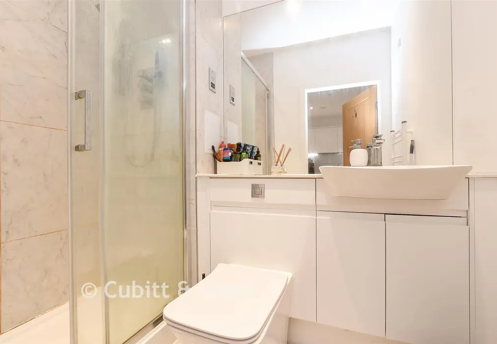 Shower Room - Station Road, Redhill, Surrey - Wards of Kent
