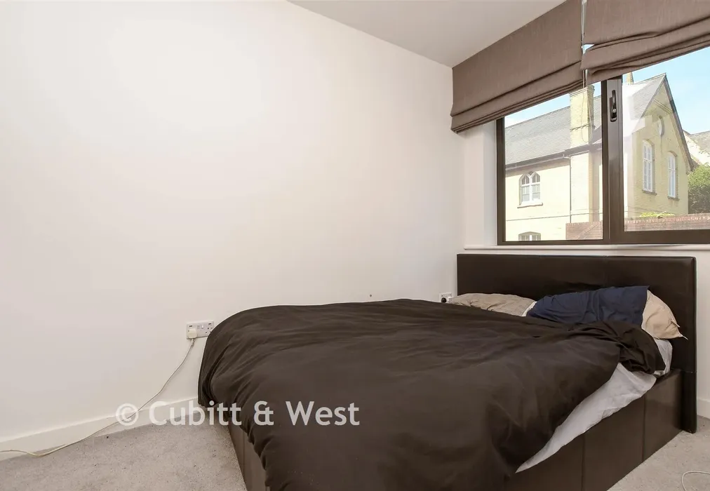 Bedroom - Station Road, Redhill, Surrey - Wards of Kent