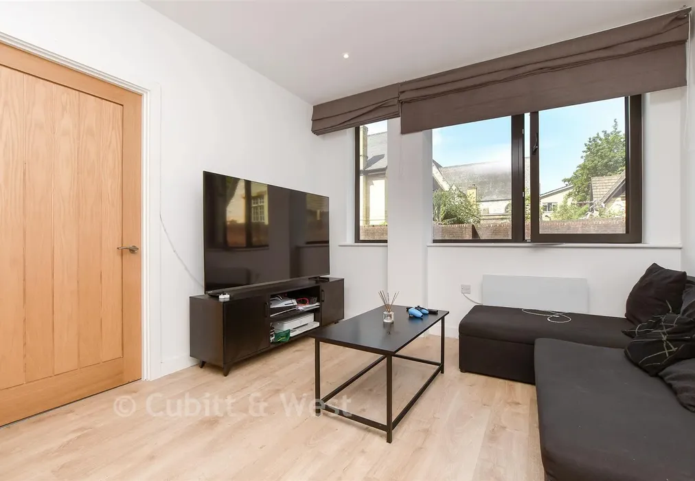 Kitchen / Dining Area - Station Road, Redhill, Surrey - Wards of Kent