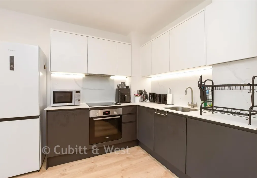 Kitchen / Dining Area - Station Road, Redhill, Surrey - Wards of Kent