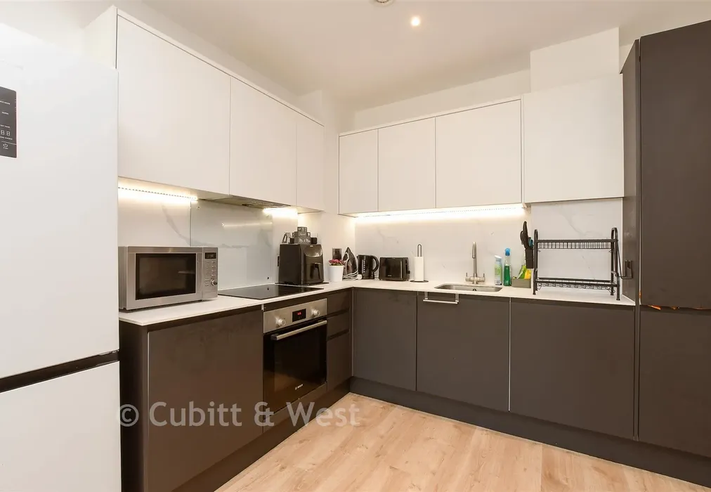 Kitchen / Dining Area - Station Road, Redhill, Surrey - Wards of Kent