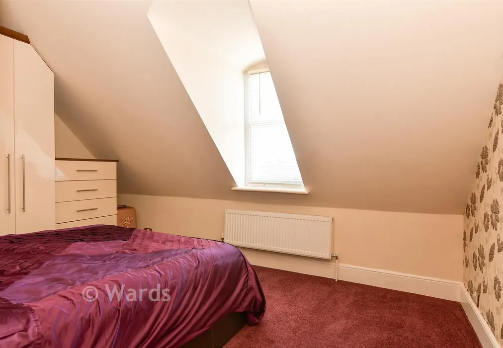 Bedroom 1 - The Terrace, Rochester, Kent - Wards of Kent