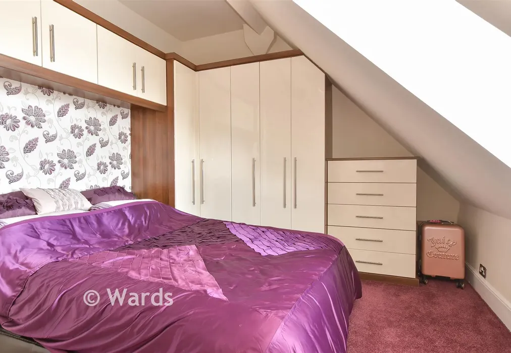 Bedroom 1 - The Terrace, Rochester, Kent - Wards of Kent