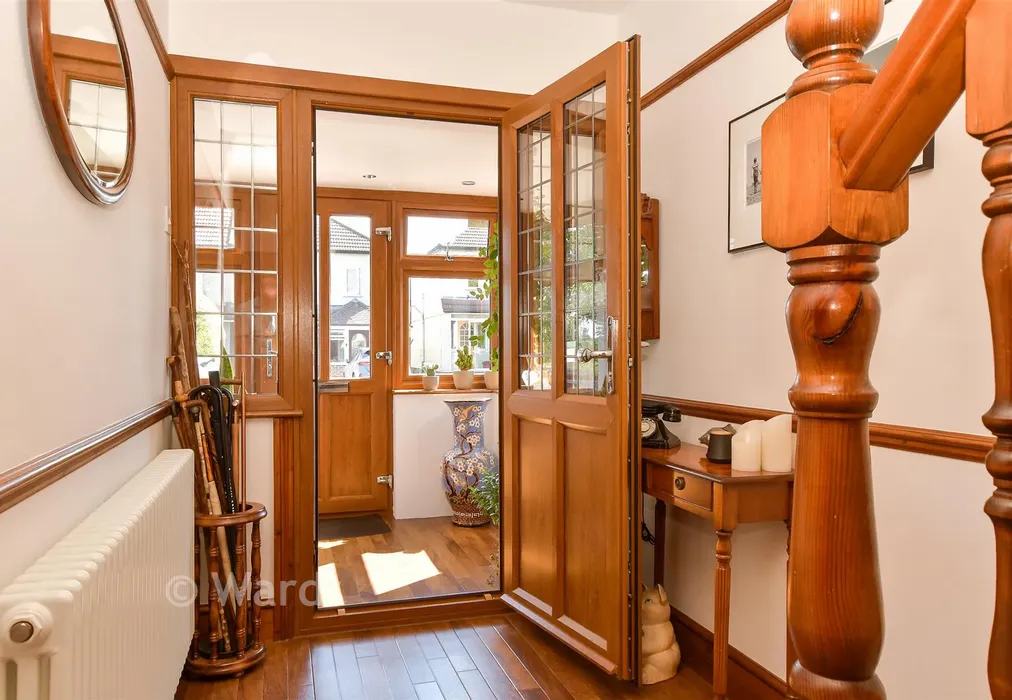 Internal Lifestyle Photograph - Rippersley Road, Welling, Kent - Wards of Kent