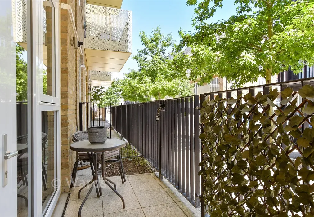 Balcony - Corys Road, Rochester, Kent - Wards of Kent