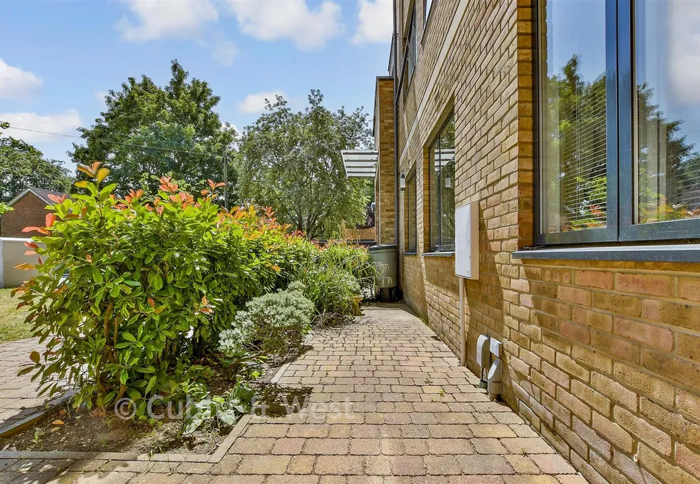 Patio / Decking - Russells Crescent, Horley, Surrey - Wards of Kent