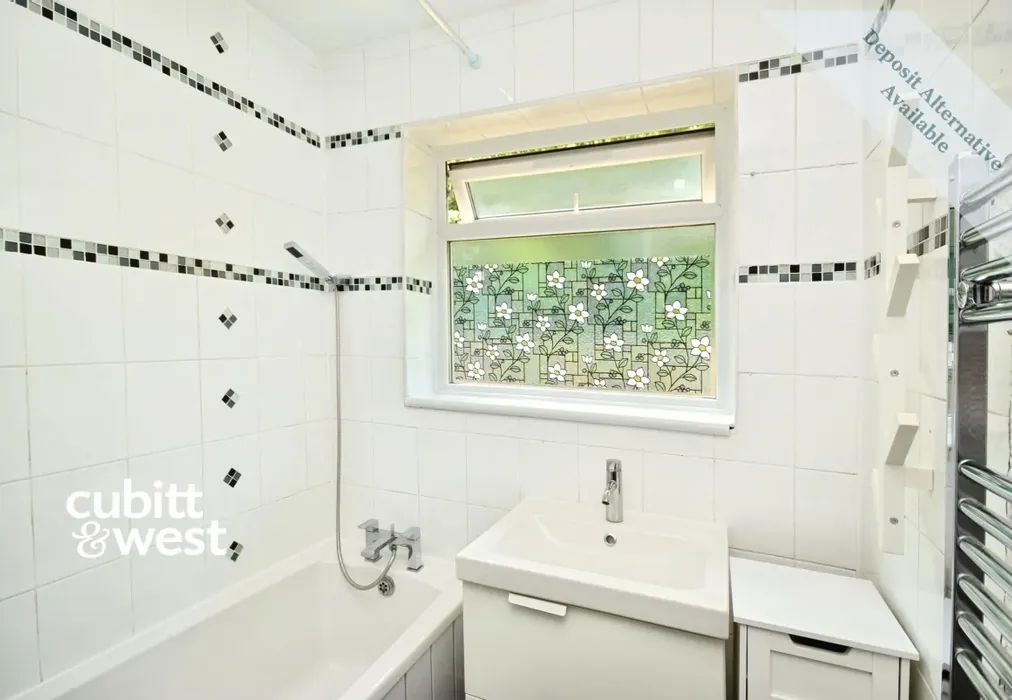 Bathroom - Dale Road, Purley CR8 - Wards of Kent