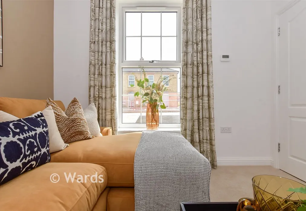 Internal Lifestyle Photograph - The Waring, Richmond Park, Richmond Way, Whitfield, Kent - Wards of Kent