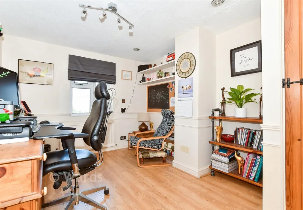 Bedroom 2 - Smiths Hill, West Farleigh, Maidstone, Kent - Wards of Kent