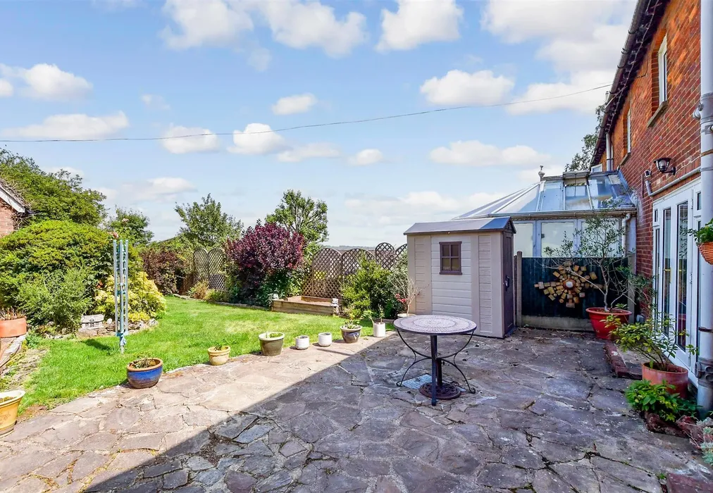 Rear Garden - Smiths Hill, West Farleigh, Maidstone, Kent - Wards of Kent