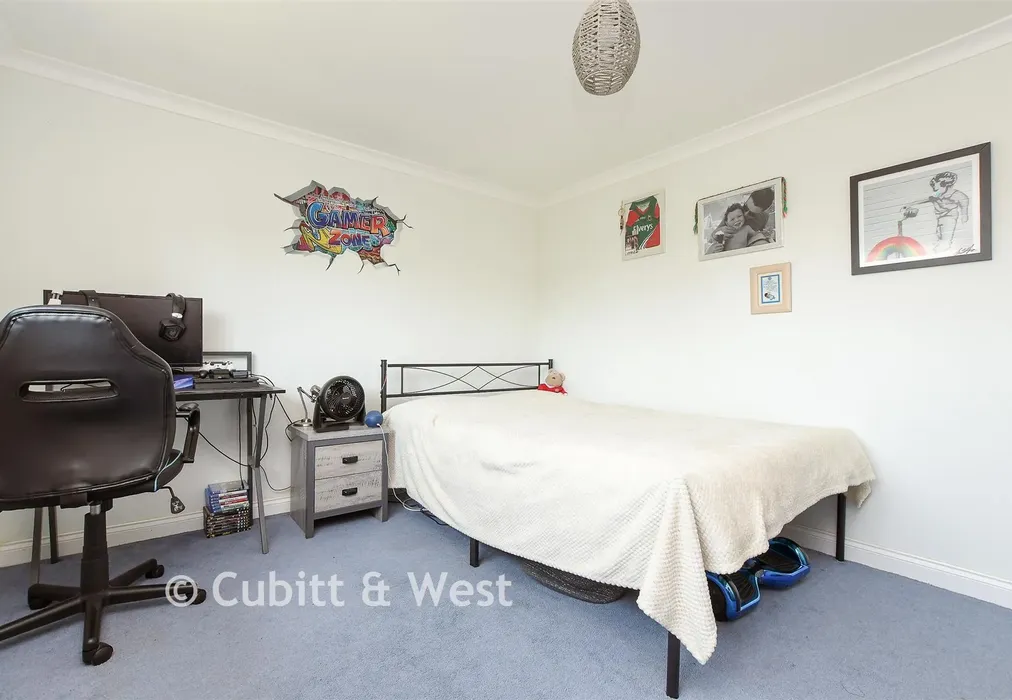 Bedroom 4 - Tithe Orchard, Felbridge, West Sussex - Wards of Kent