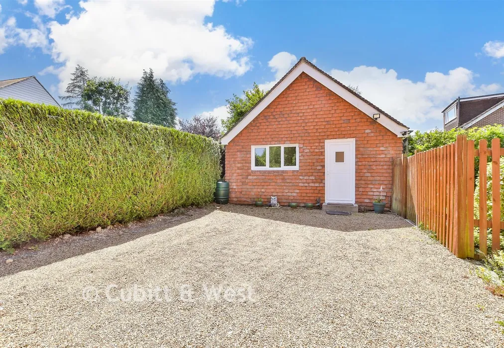 Workshop/Outbuildings - Tithe Orchard, Felbridge, West Sussex - Wards of Kent