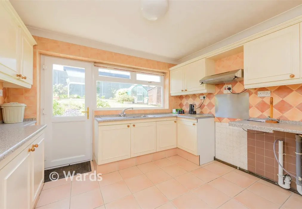 Kitchen - Toddington Crescent, Bluebell Hill Village, Chatham, Kent - Wards of Kent